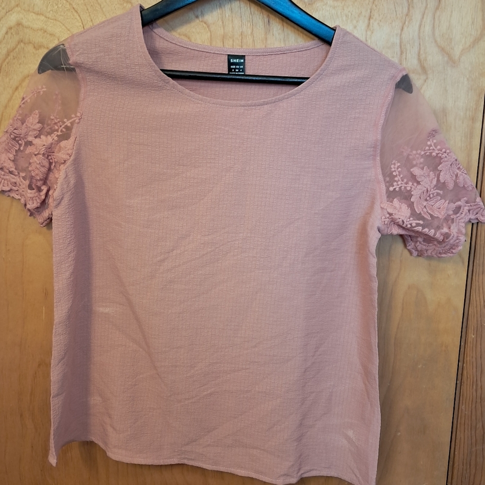 Women's Lace Sleeve Top Lot